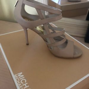 Michael Kors heeled gorgeous Sandals size 7 ladies